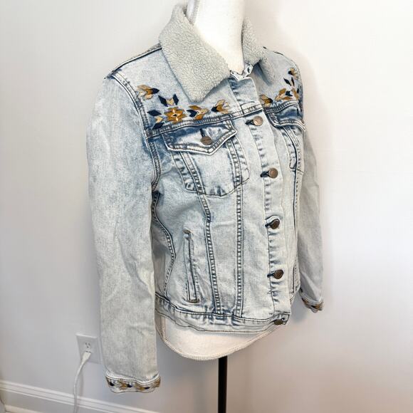 Free People DRIFTWOOD Embroidered Motif Sherpa Trucker Jacket Size Medium - Picture 7 of 15